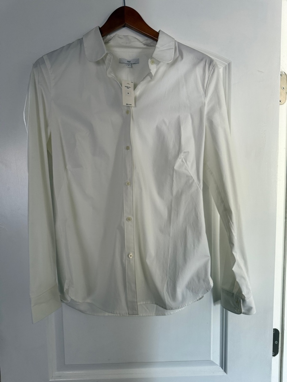 GAP Women’s Button-Down Dress Shirt in White Peter Pan Collar